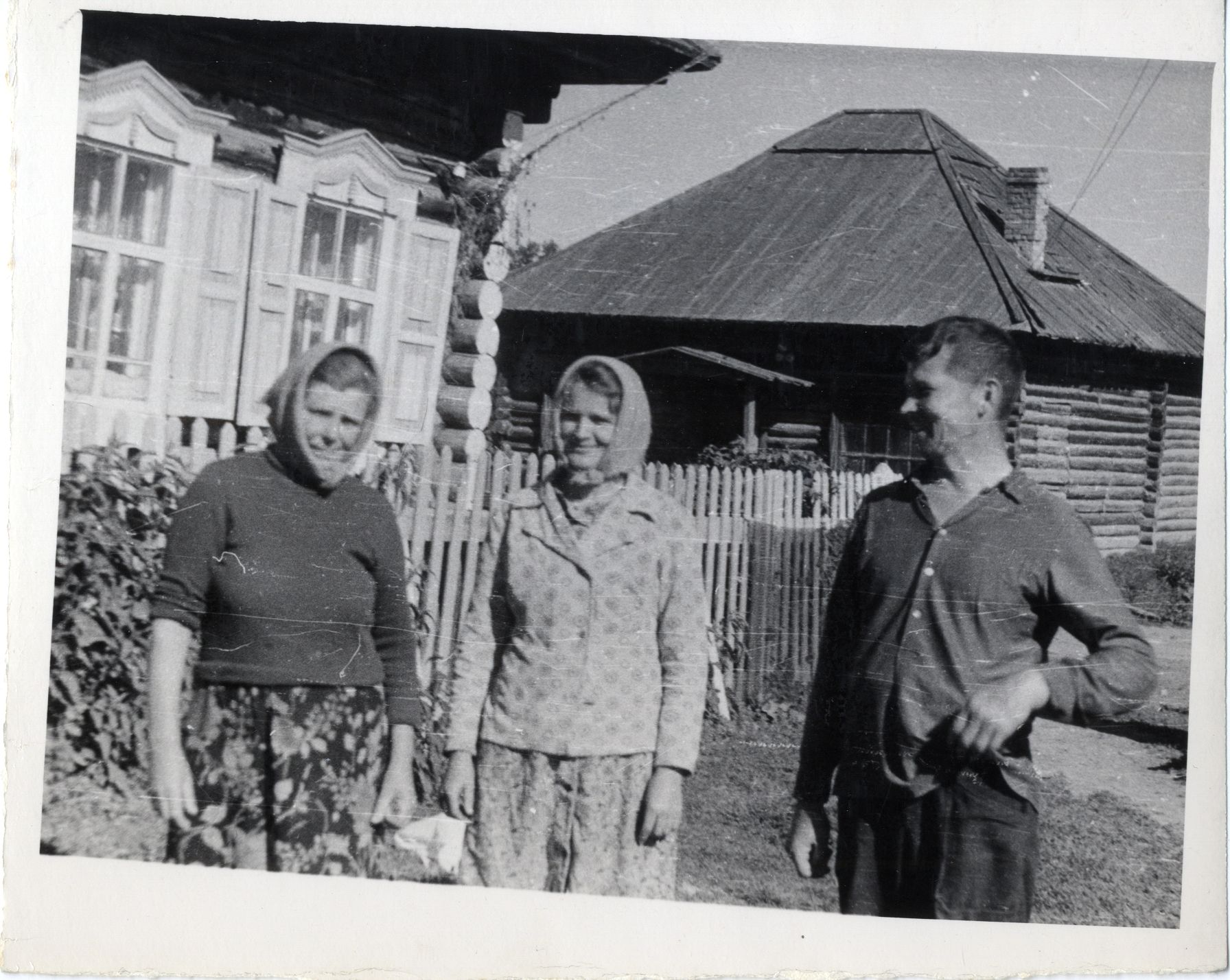 Потомки поляков и белорусов из д. Кудрово Томского района. 1975 г. Фото Бардиной П.Е.